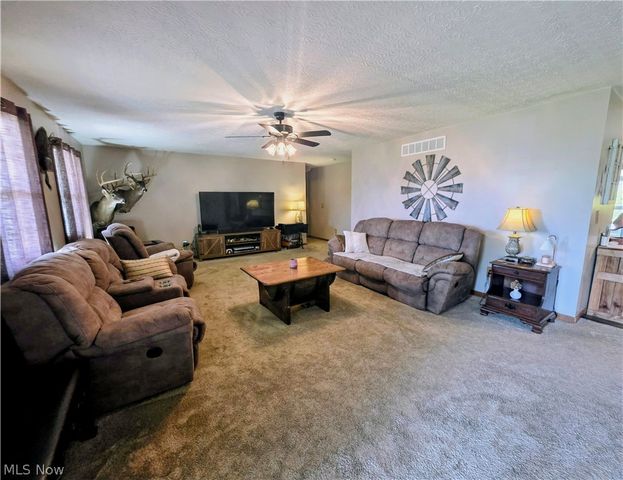 117 Pineview Estates Drive, Waverly, WV 26184