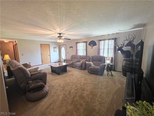117 Pineview Estates Drive, Waverly, WV 26184