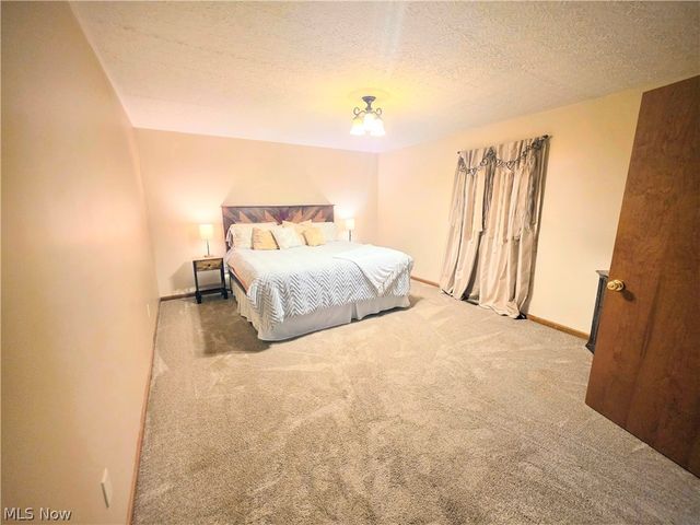 117 Pineview Estates Drive, Waverly, WV 26184
