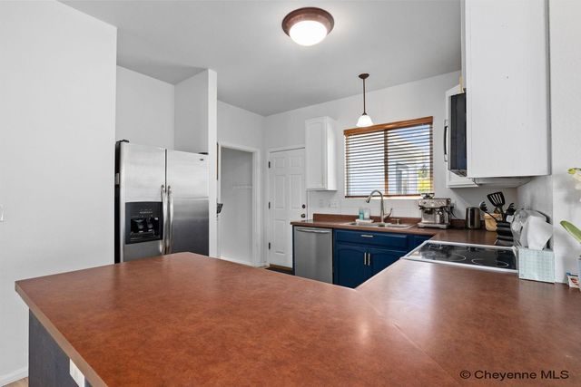 1509 SUMMERSET DR, Cheyenne, WY 82001