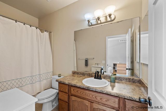1509 SUMMERSET DR, Cheyenne, WY 82001