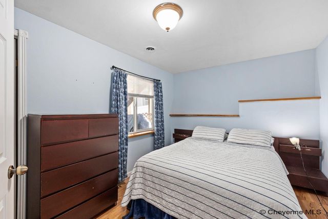1509 SUMMERSET DR, Cheyenne, WY 82001