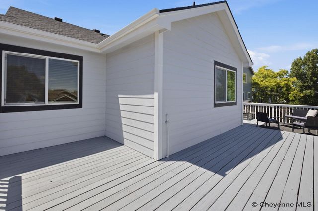 1509 SUMMERSET DR, Cheyenne, WY 82001