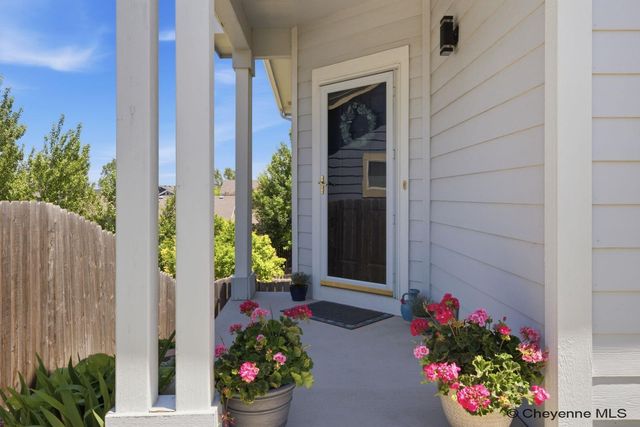 1509 SUMMERSET DR, Cheyenne, WY 82001