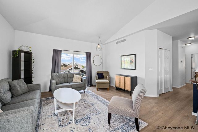 1509 SUMMERSET DR, Cheyenne, WY 82001