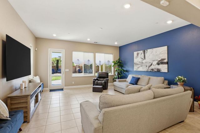 8476 Bolcetto Cir, Elk Grove, CA 95757