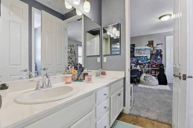 8476 Bolcetto Cir, Elk Grove, CA 95757
