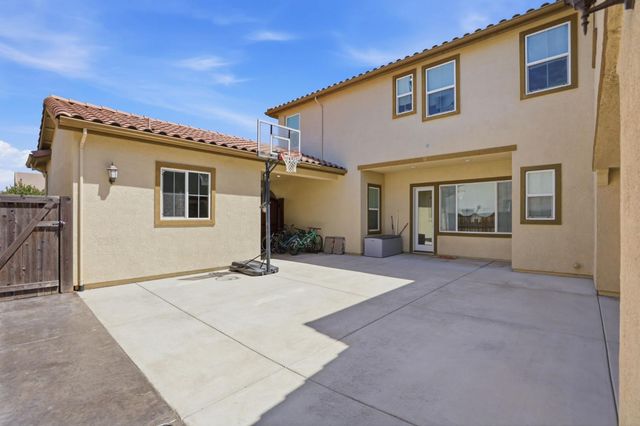 8476 Bolcetto Cir, Elk Grove, CA 95757