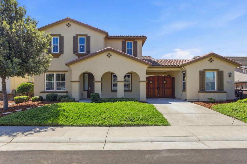 8476 Bolcetto Cir, Elk Grove, CA 95757