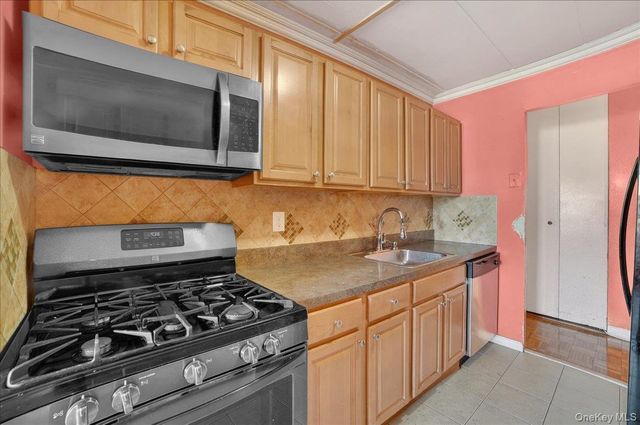 11 Park Avenue 3D, Mount Vernon, NY 10550