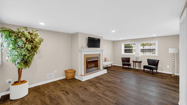 235 E 13th Street, Hobart, IN 46342