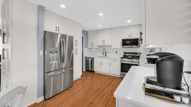 235 E 13th Street, Hobart, IN 46342