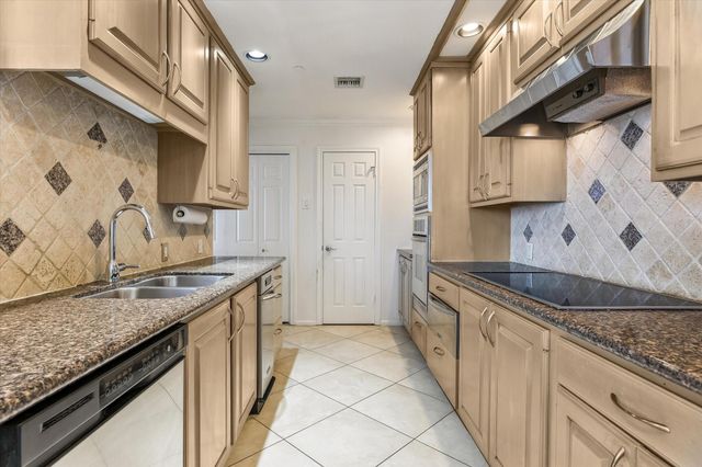 3350 Mccue Road 2204, Houston, TX 77056