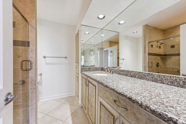 3350 Mccue Road 2204, Houston, TX 77056