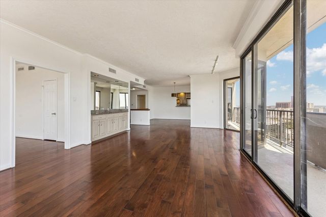 3350 Mccue Road 2204, Houston, TX 77056