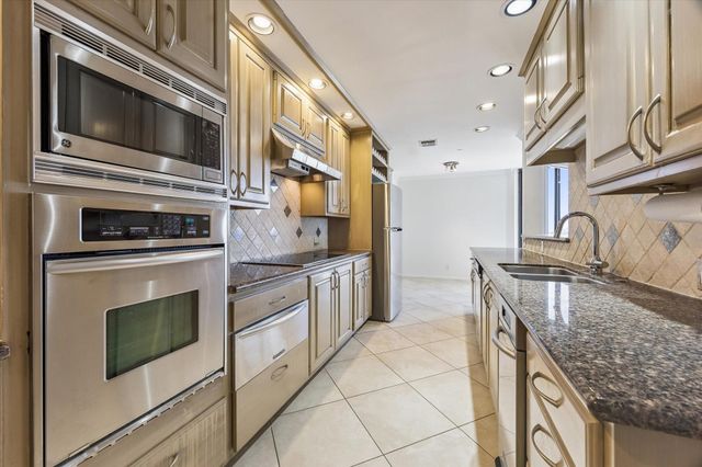3350 Mccue Road 2204, Houston, TX 77056
