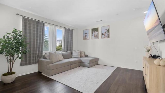 1270 Paseo Sea Breeze 26, San Diego, CA 92154
