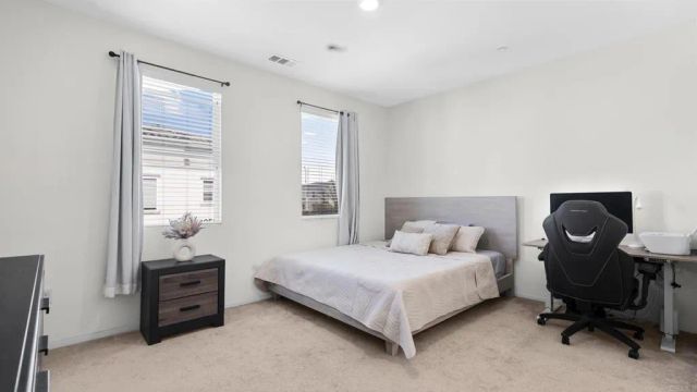 1270 Paseo Sea Breeze 26, San Diego, CA 92154