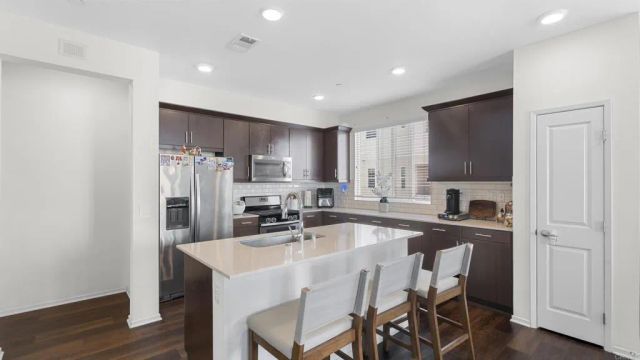 1270 Paseo Sea Breeze 26, San Diego, CA 92154