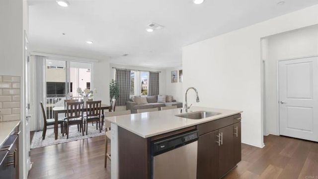 1270 Paseo Sea Breeze 26, San Diego, CA 92154