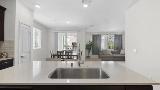 1270 Paseo Sea Breeze 26, San Diego, CA 92154