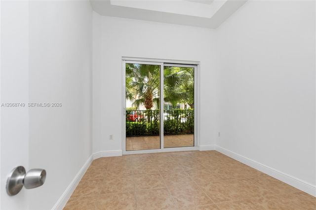 19900 E Country Club Drive 104, Aventura, FL 33180