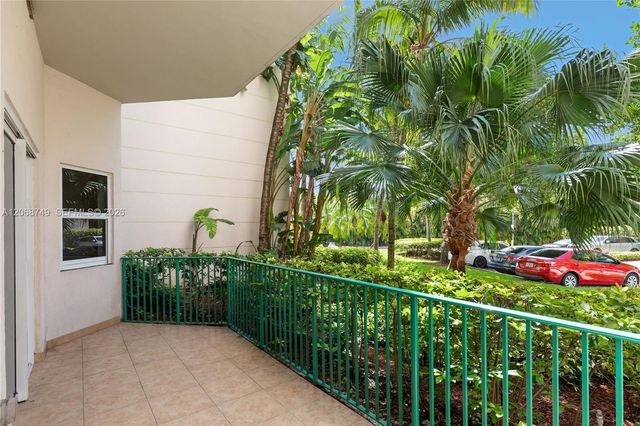 19900 E Country Club Drive 104, Aventura, FL 33180
