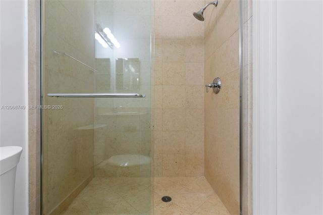 19900 E Country Club Drive 104, Aventura, FL 33180