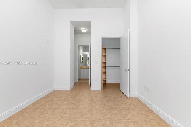 19900 E Country Club Drive 104, Aventura, FL 33180