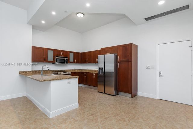 19900 E Country Club Drive 104, Aventura, FL 33180