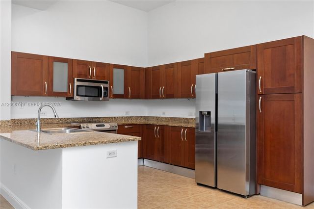 19900 E Country Club Drive 104, Aventura, FL 33180