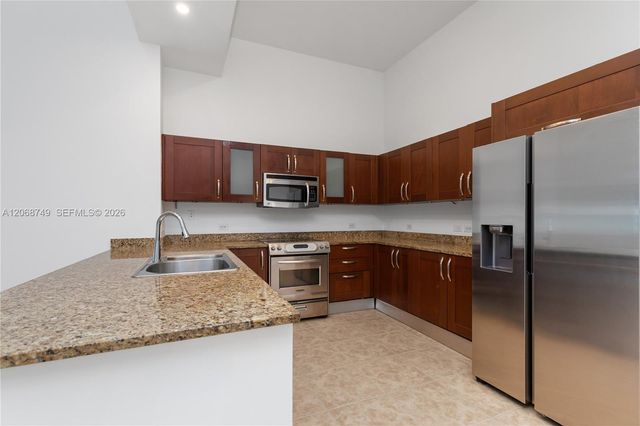 19900 E Country Club Drive 104, Aventura, FL 33180