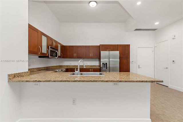19900 E Country Club Drive 104, Aventura, FL 33180