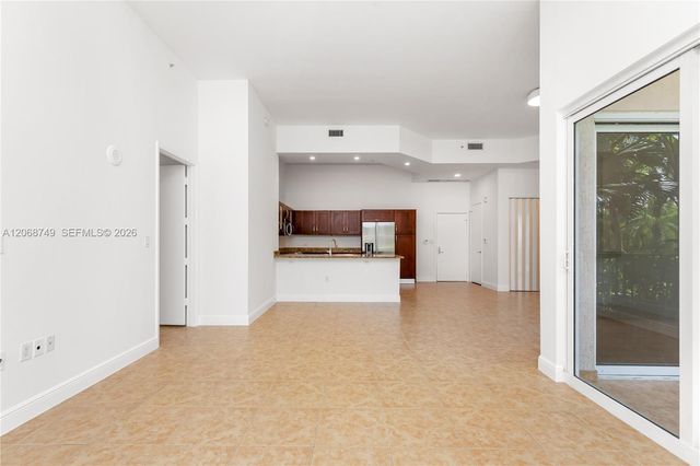 19900 E Country Club Drive 104, Aventura, FL 33180