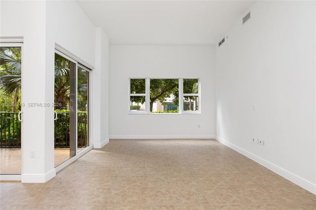 19900 E Country Club Drive 104, Aventura, FL 33180