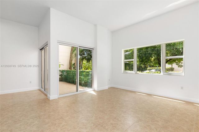 19900 E Country Club Drive 104, Aventura, FL 33180