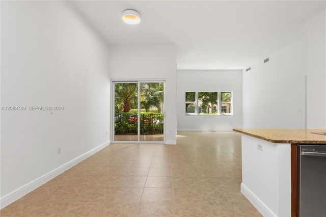 19900 E Country Club Drive 104, Aventura, FL 33180