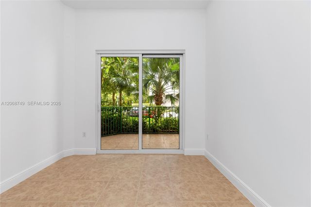 19900 E Country Club Drive 104, Aventura, FL 33180