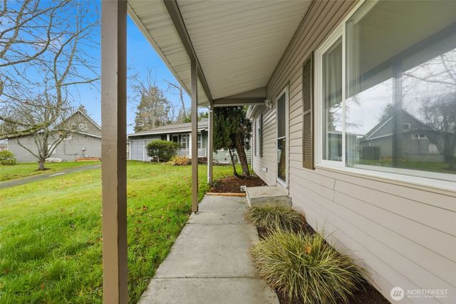26224 14th Place S, Des Moines, WA 98198