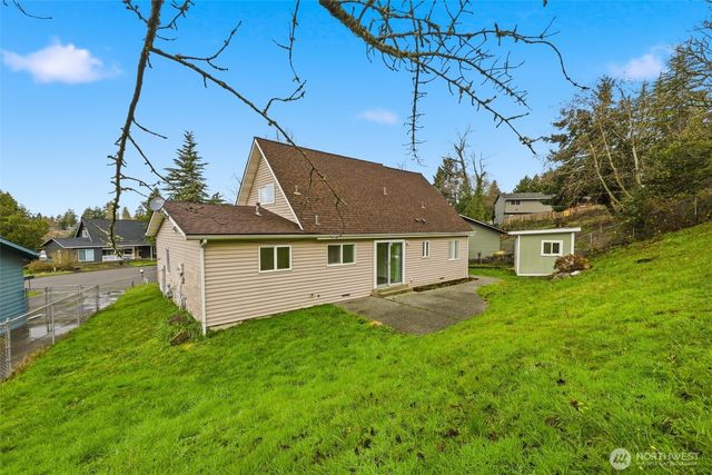26224 14th Place S, Des Moines, WA 98198