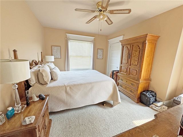 411 W Clayton St, New Castle, PA 16102