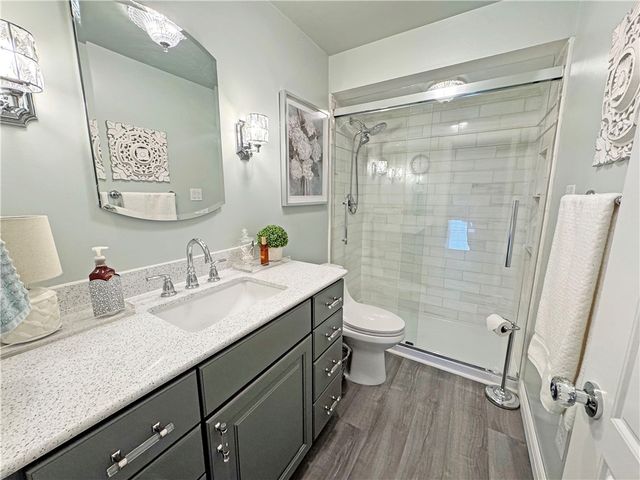 411 W Clayton St, New Castle, PA 16102