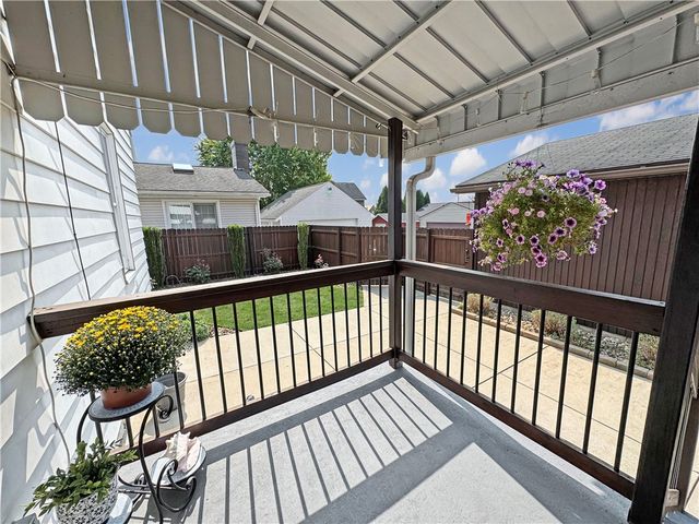 411 W Clayton St, New Castle, PA 16102