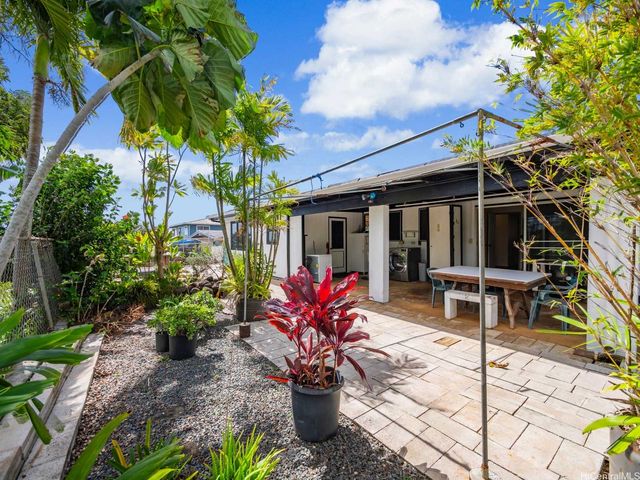 2335 Amokemoke Street, Pearl City, HI 96782