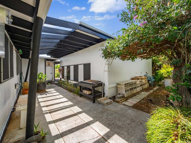 2335 Amokemoke Street, Pearl City, HI 96782