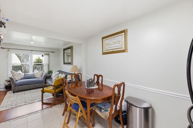 1543 Mckool Avenue, Streamwood, IL 60107