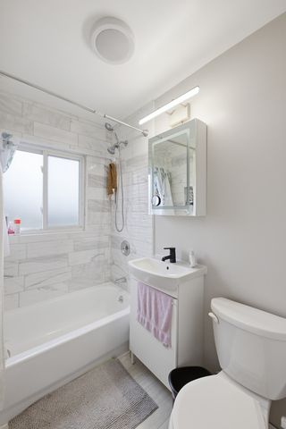 1543 Mckool Avenue, Streamwood, IL 60107