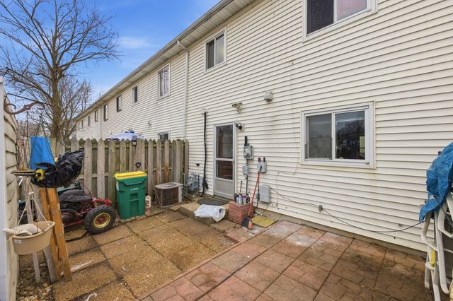 1543 Mckool Avenue, Streamwood, IL 60107