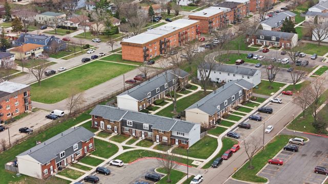 1543 Mckool Avenue, Streamwood, IL 60107