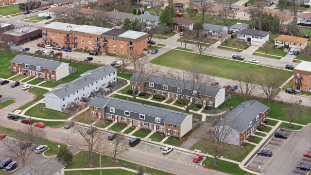 1543 Mckool Avenue, Streamwood, IL 60107